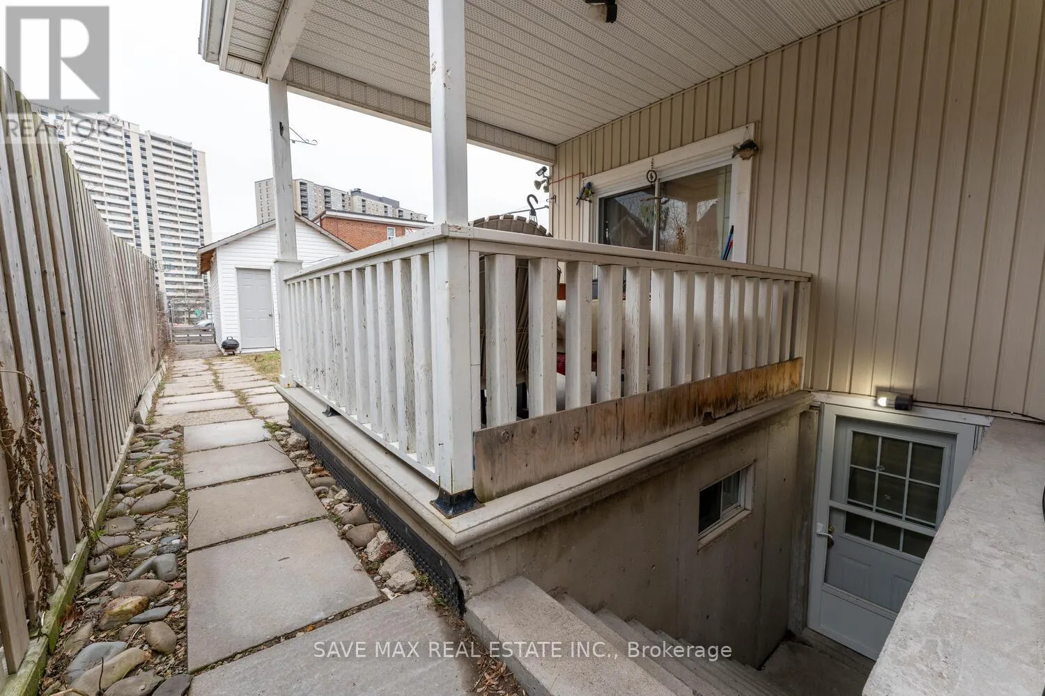 73 BUTTONWOOD AVENUE