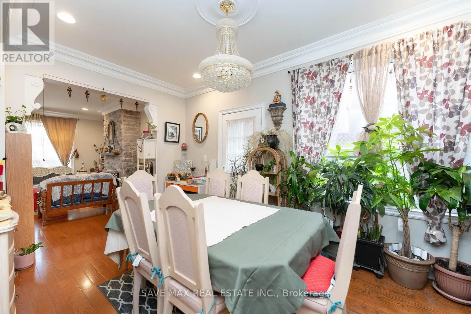73 BUTTONWOOD AVENUE