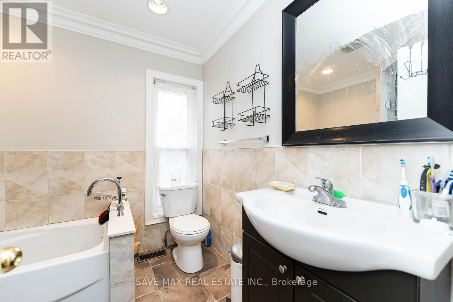 73 BUTTONWOOD AVENUE