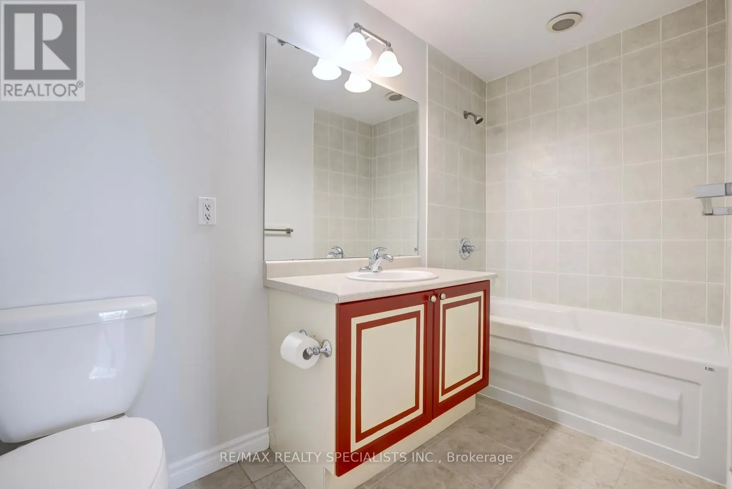 404 - 810 SCOLLARD COURT
