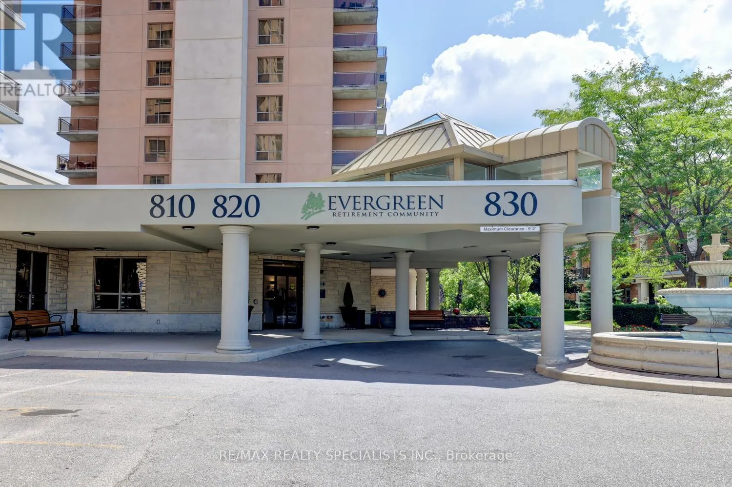 404 - 810 SCOLLARD COURT