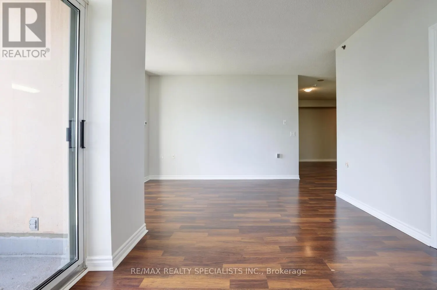 404 - 810 SCOLLARD COURT