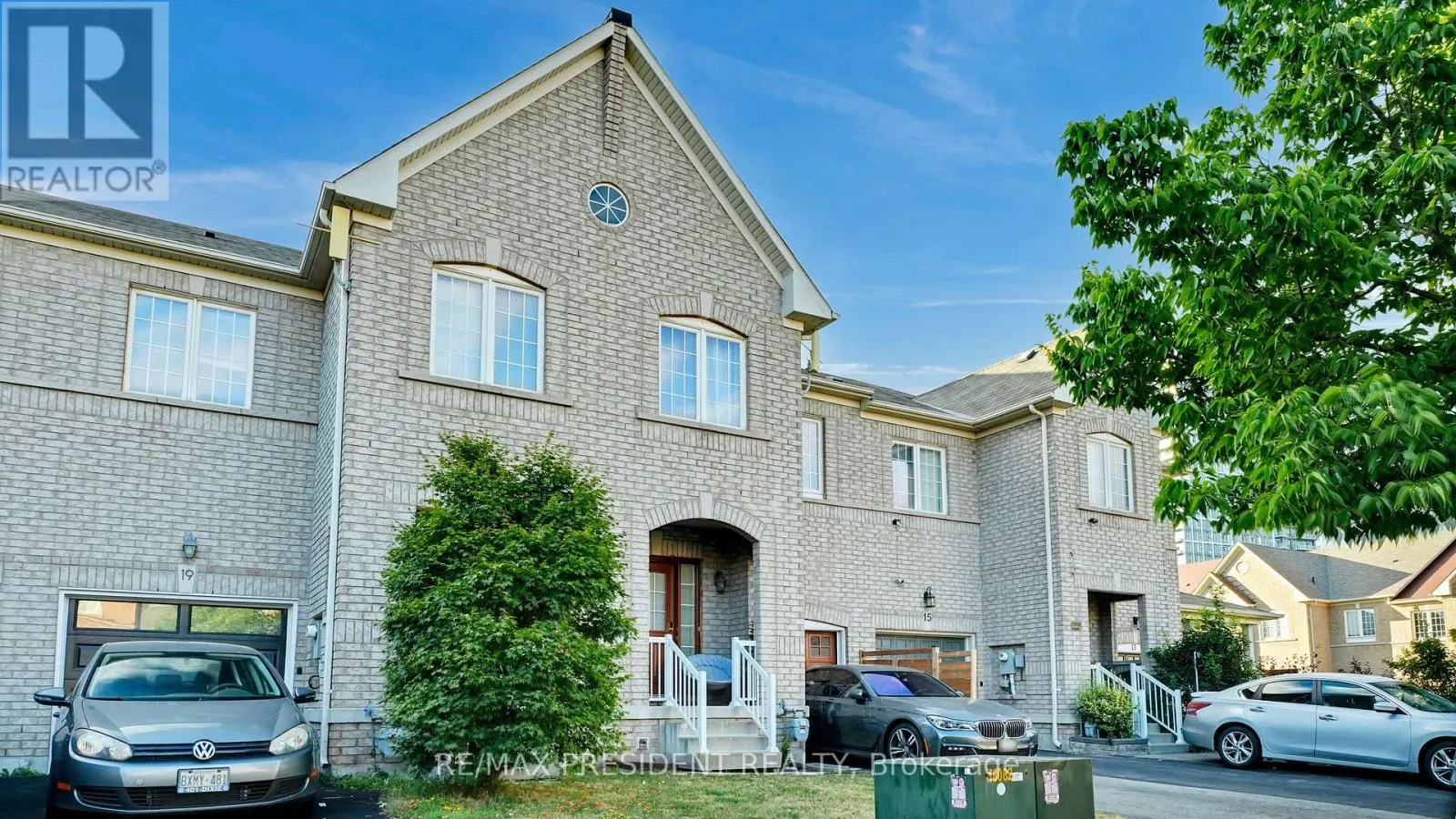 17 FRENCHPARK CIRCLE