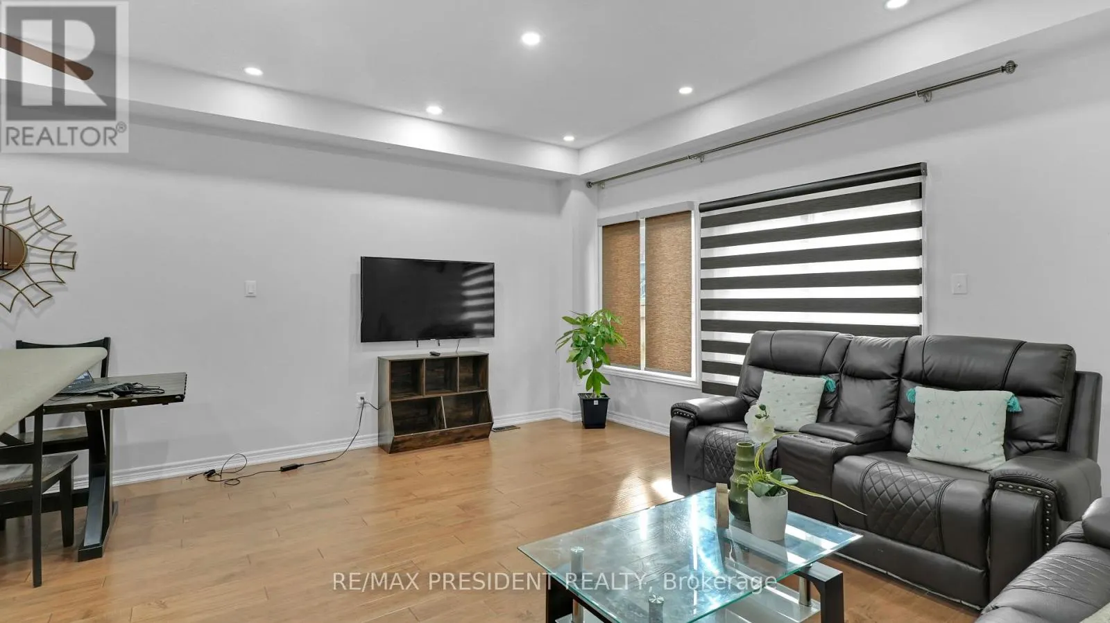 17 FRENCHPARK CIRCLE