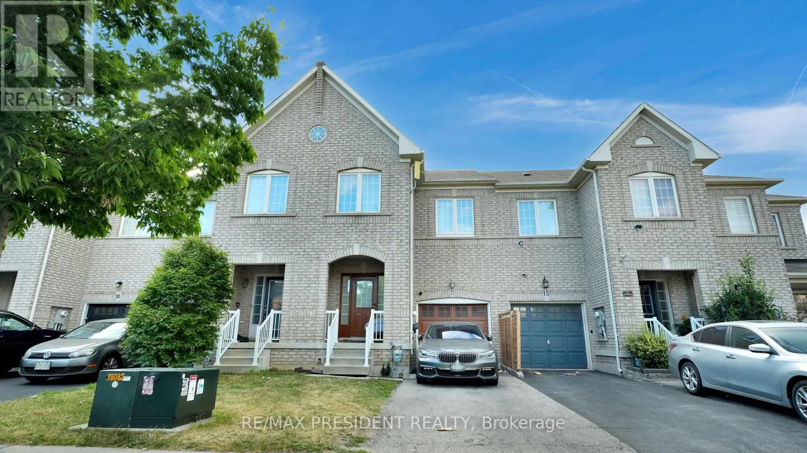 17 FRENCHPARK CIRCLE