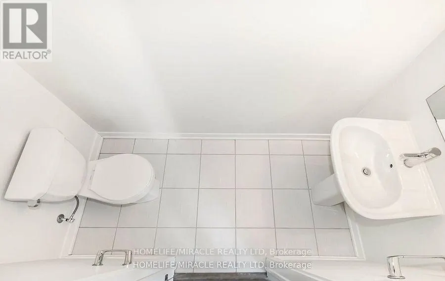 16 - 3415 RIDGEWAY DRIVE