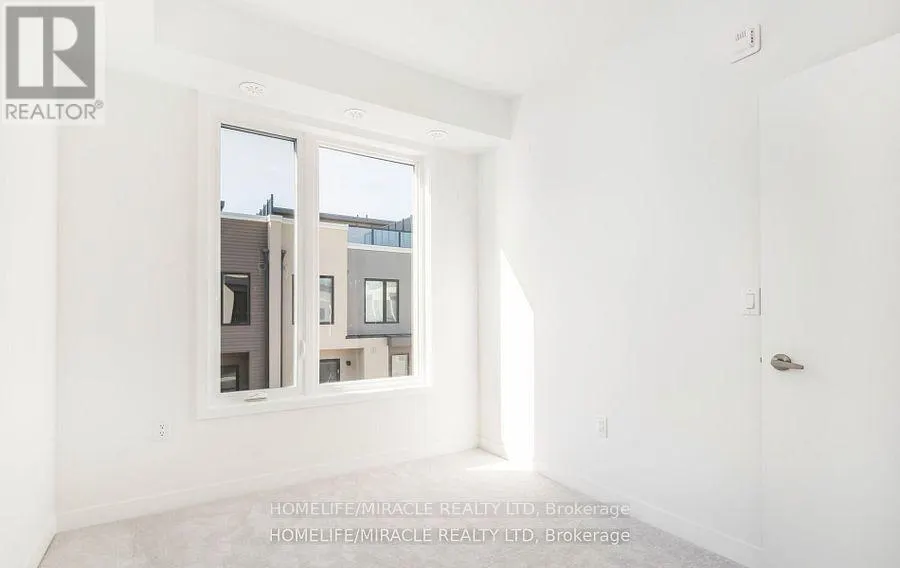 16 - 3415 RIDGEWAY DRIVE