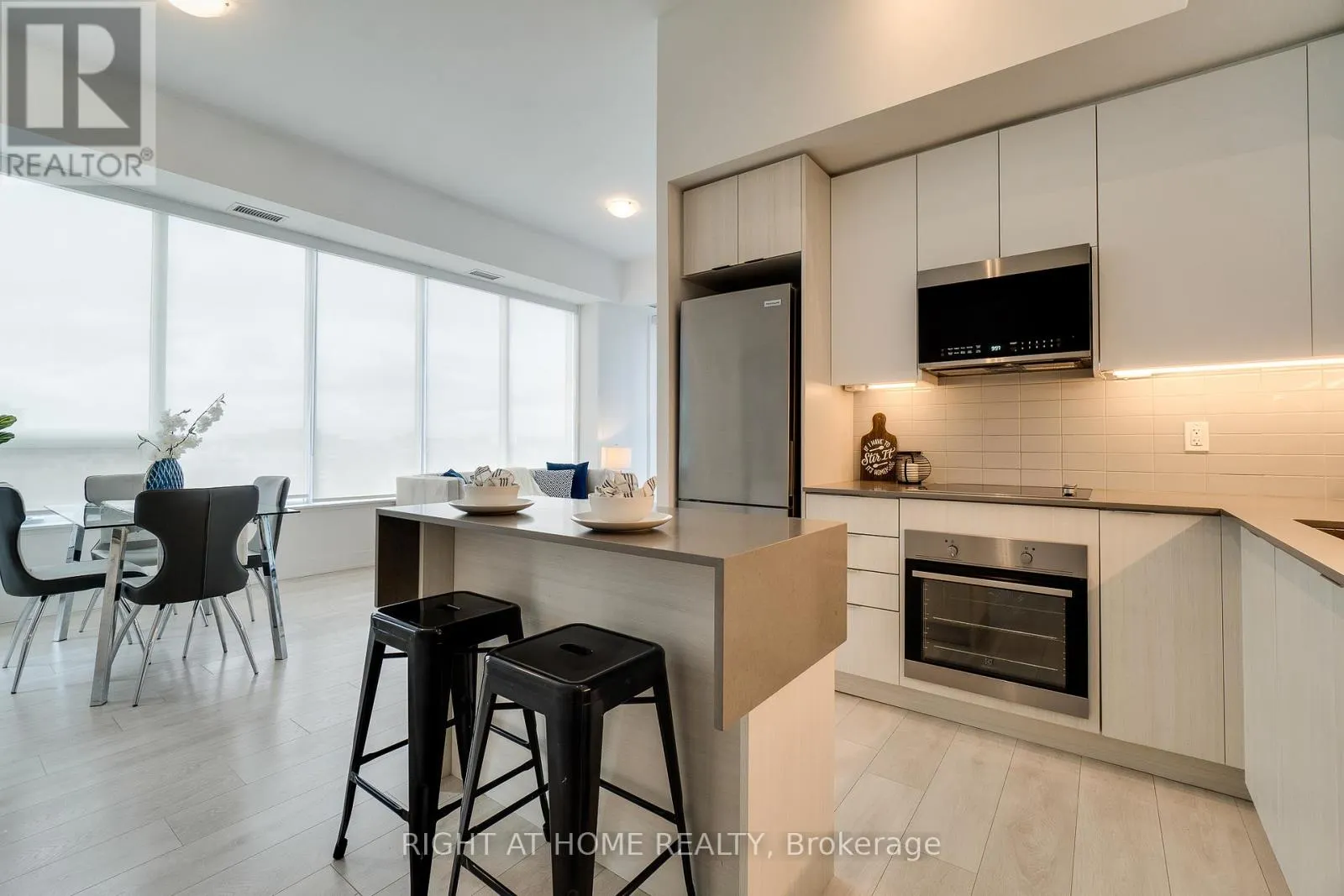 345 - 2485 TAUNTON ROAD