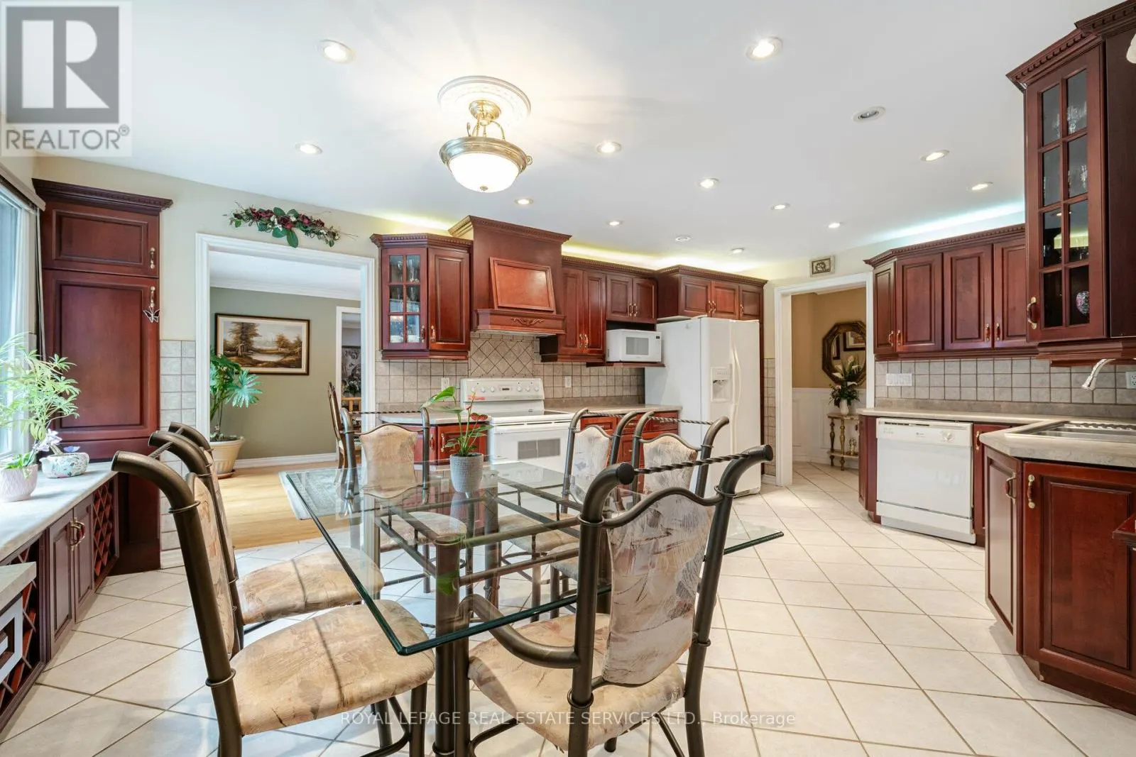 2130 AUTUMN BREEZE DRIVE N