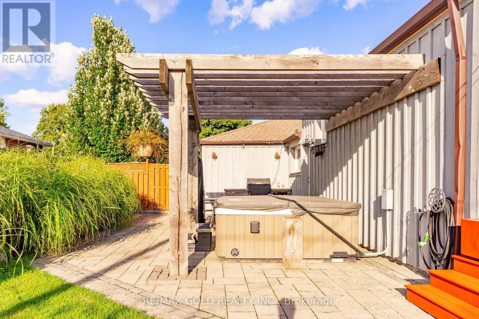 39 ASCOT AVENUE