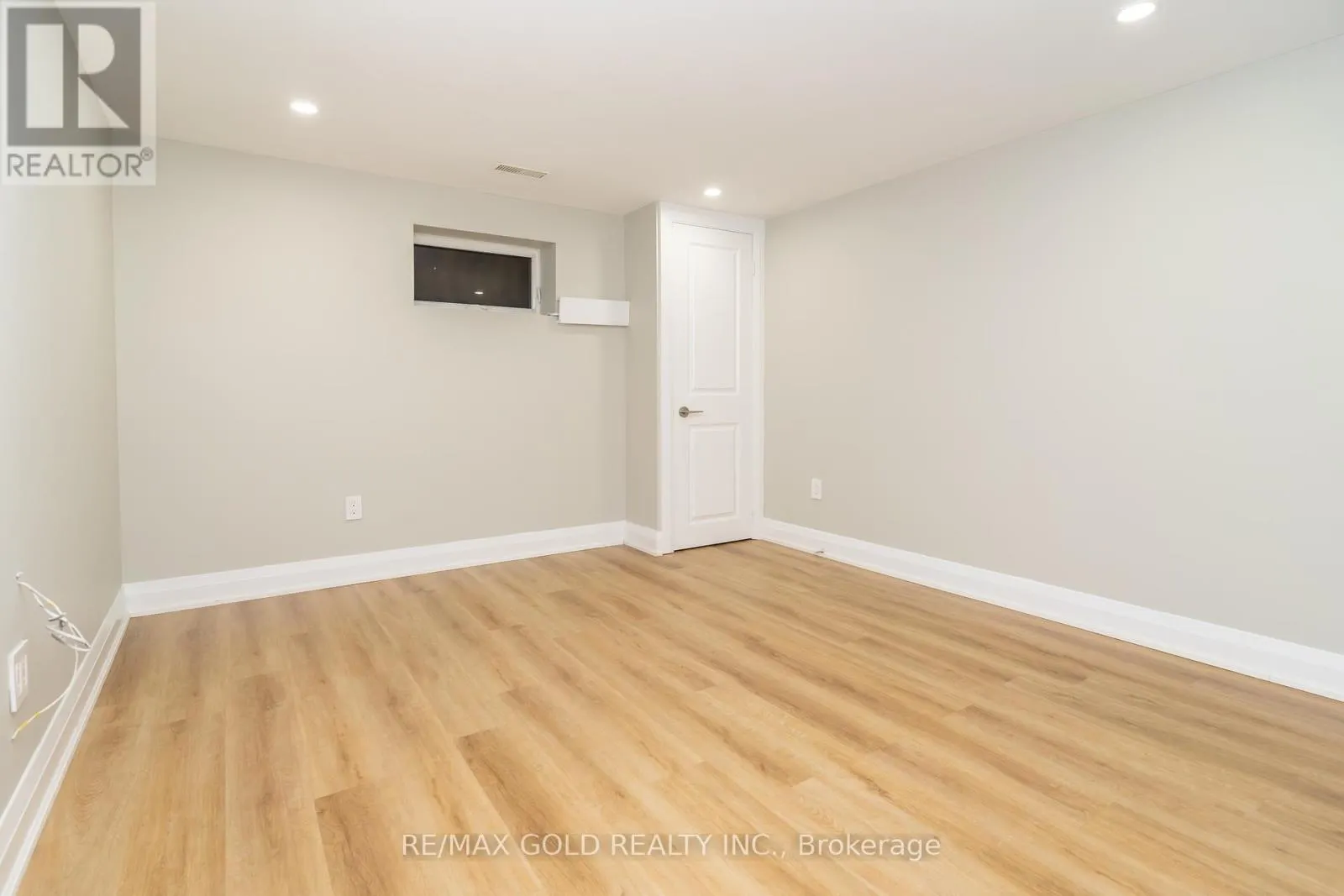 39 ASCOT AVENUE