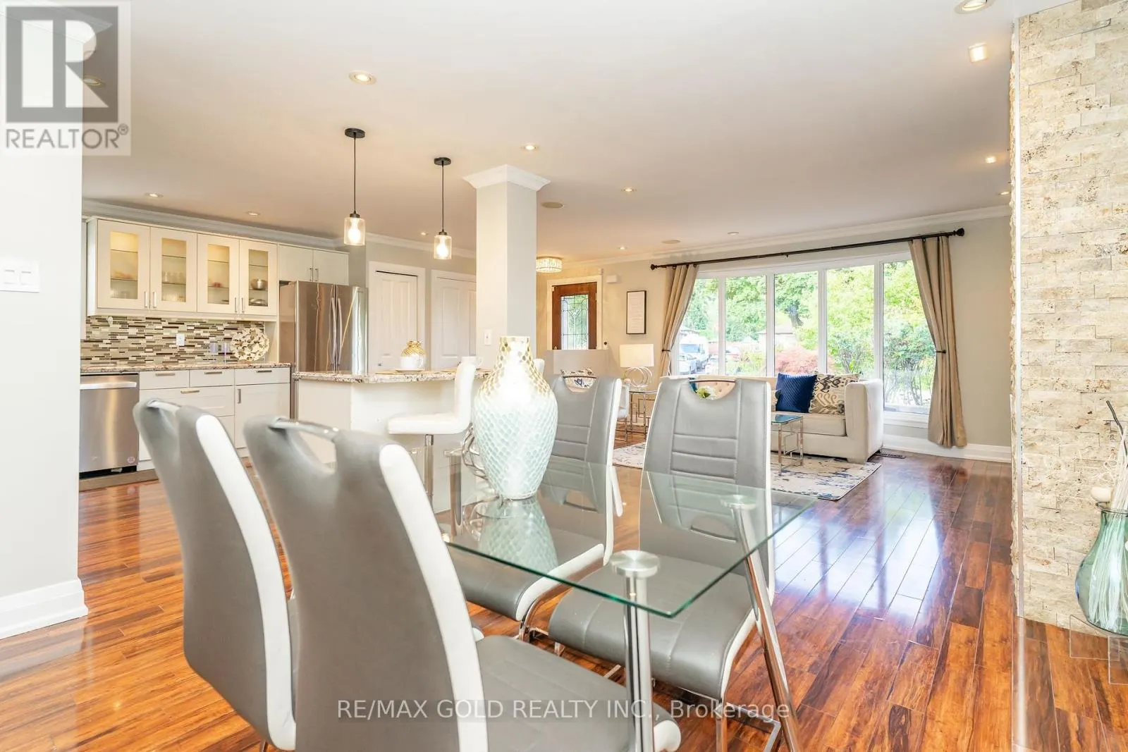 39 ASCOT AVENUE