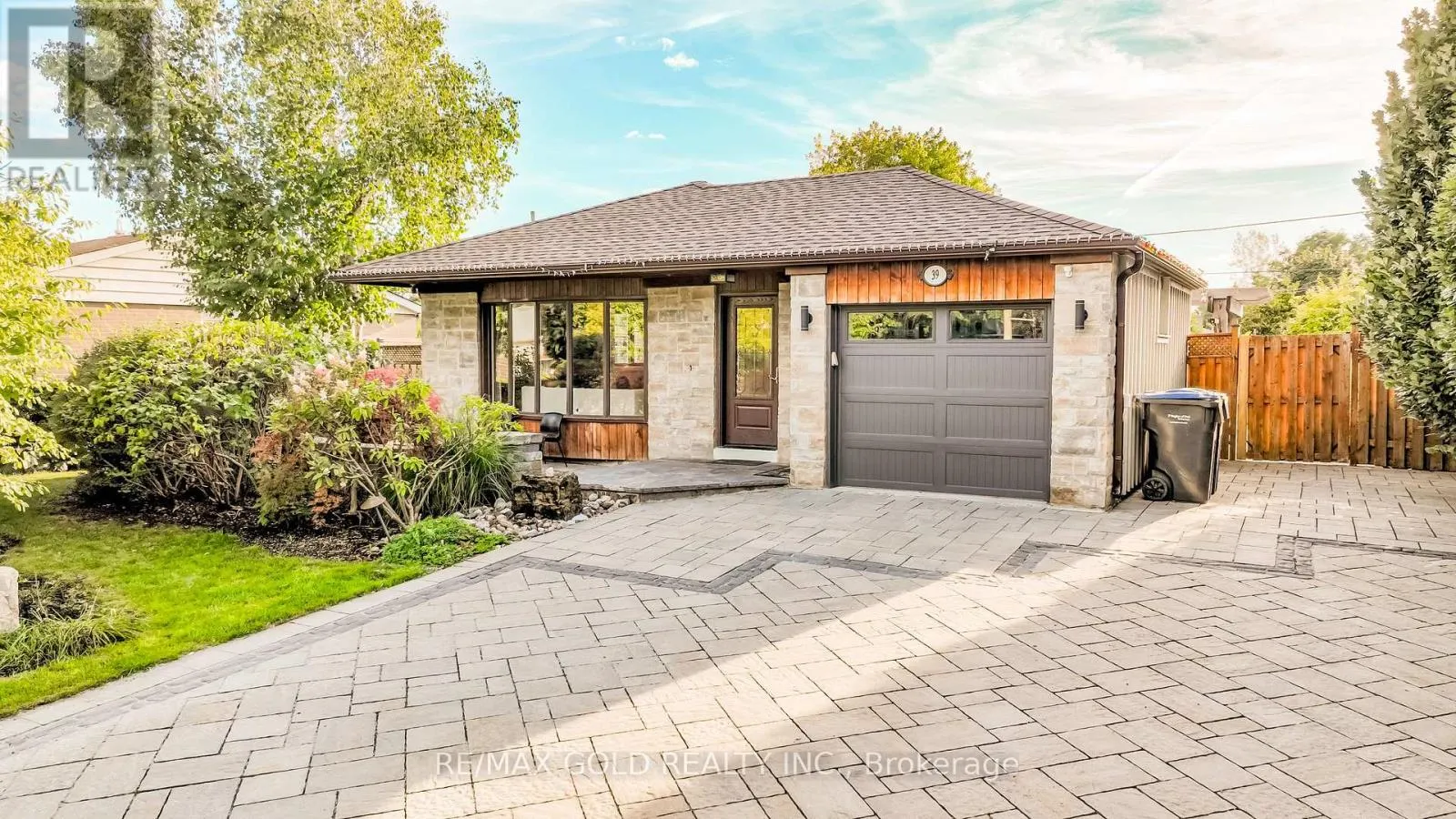 39 ASCOT AVENUE