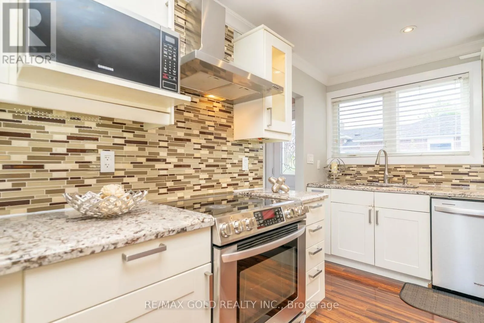39 ASCOT AVENUE