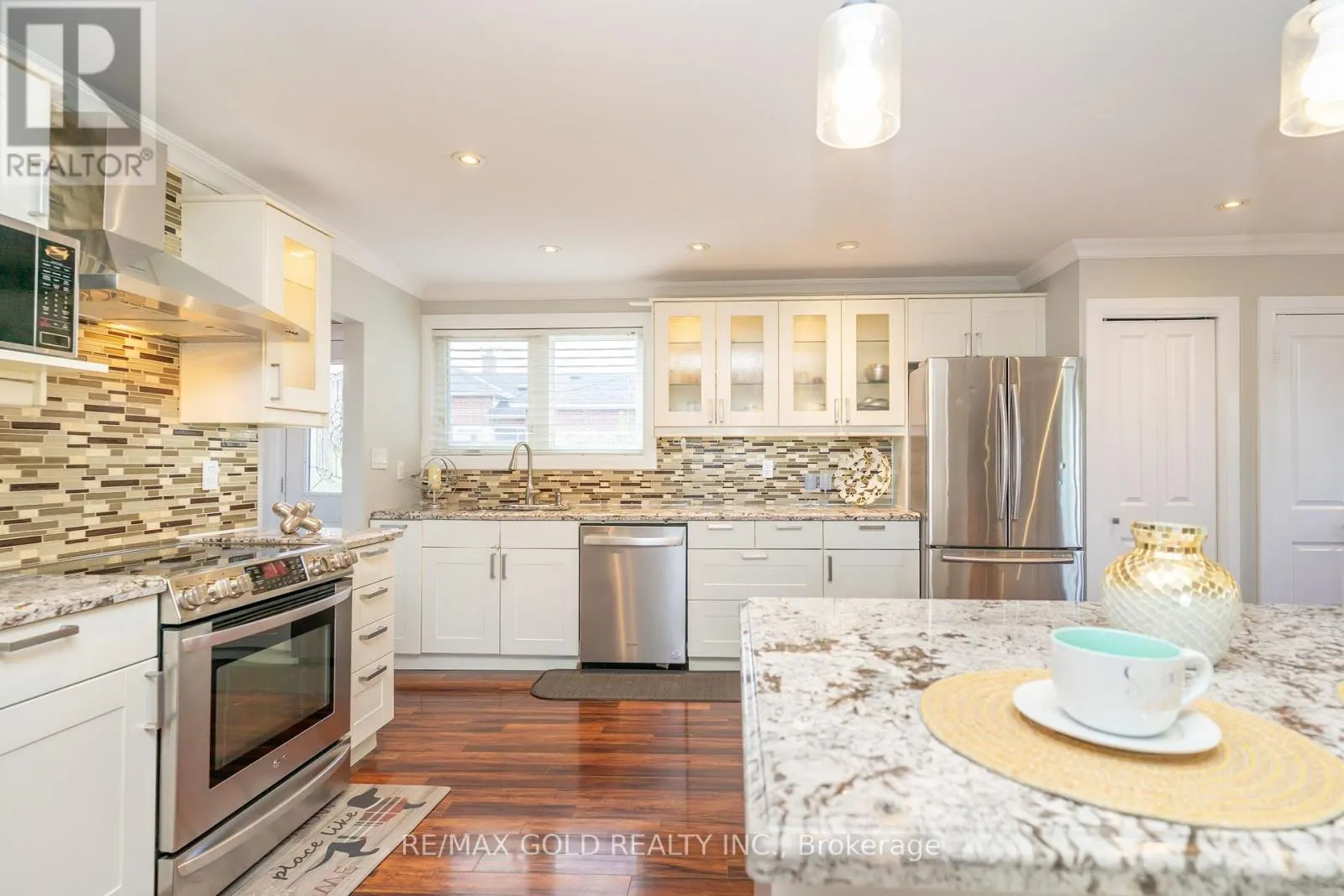 39 ASCOT AVENUE