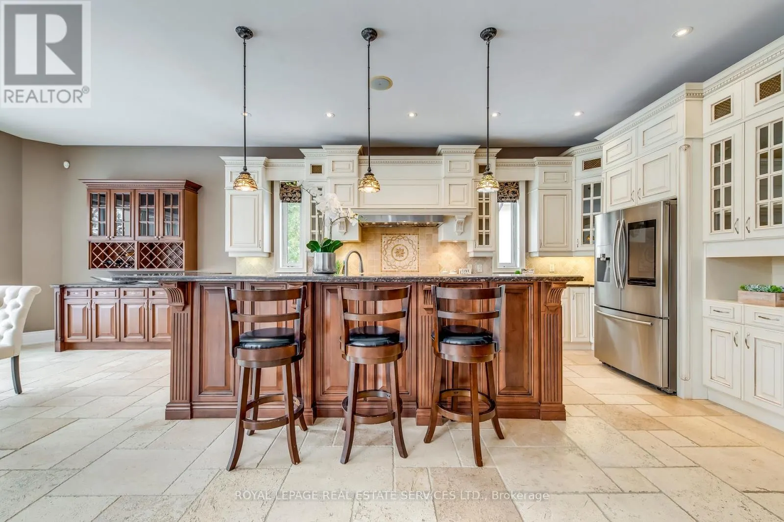 3341 LAKESHORE ROAD