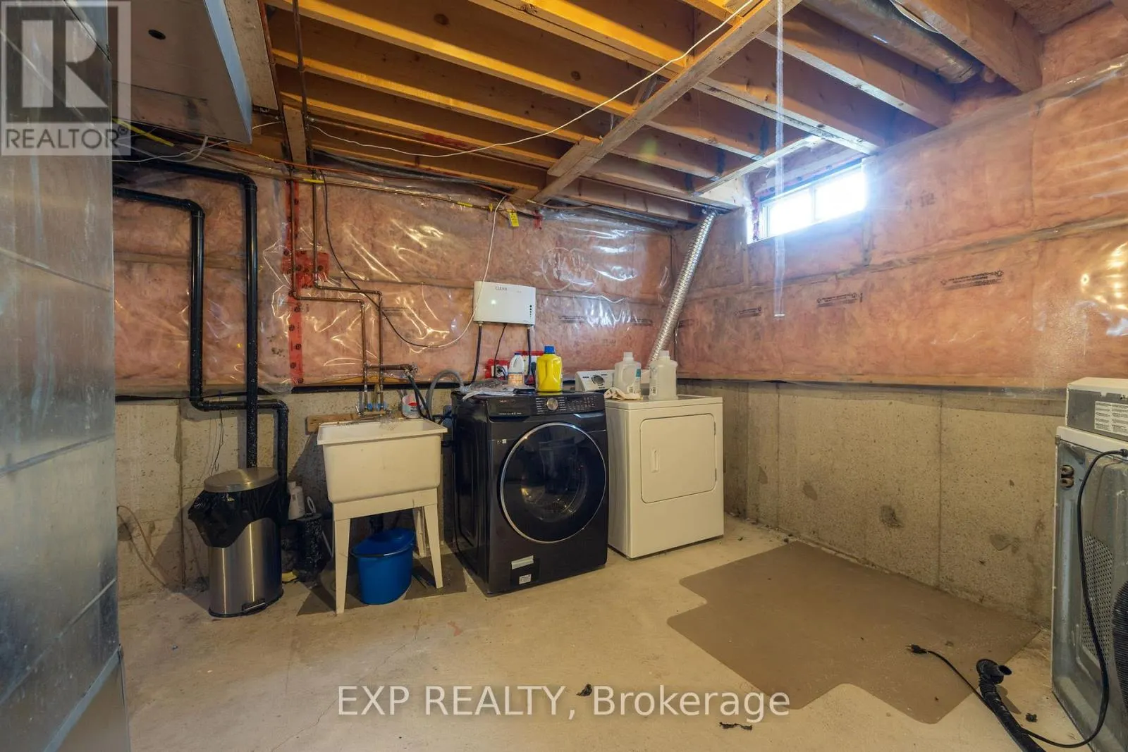 1015 BORDEN LANE