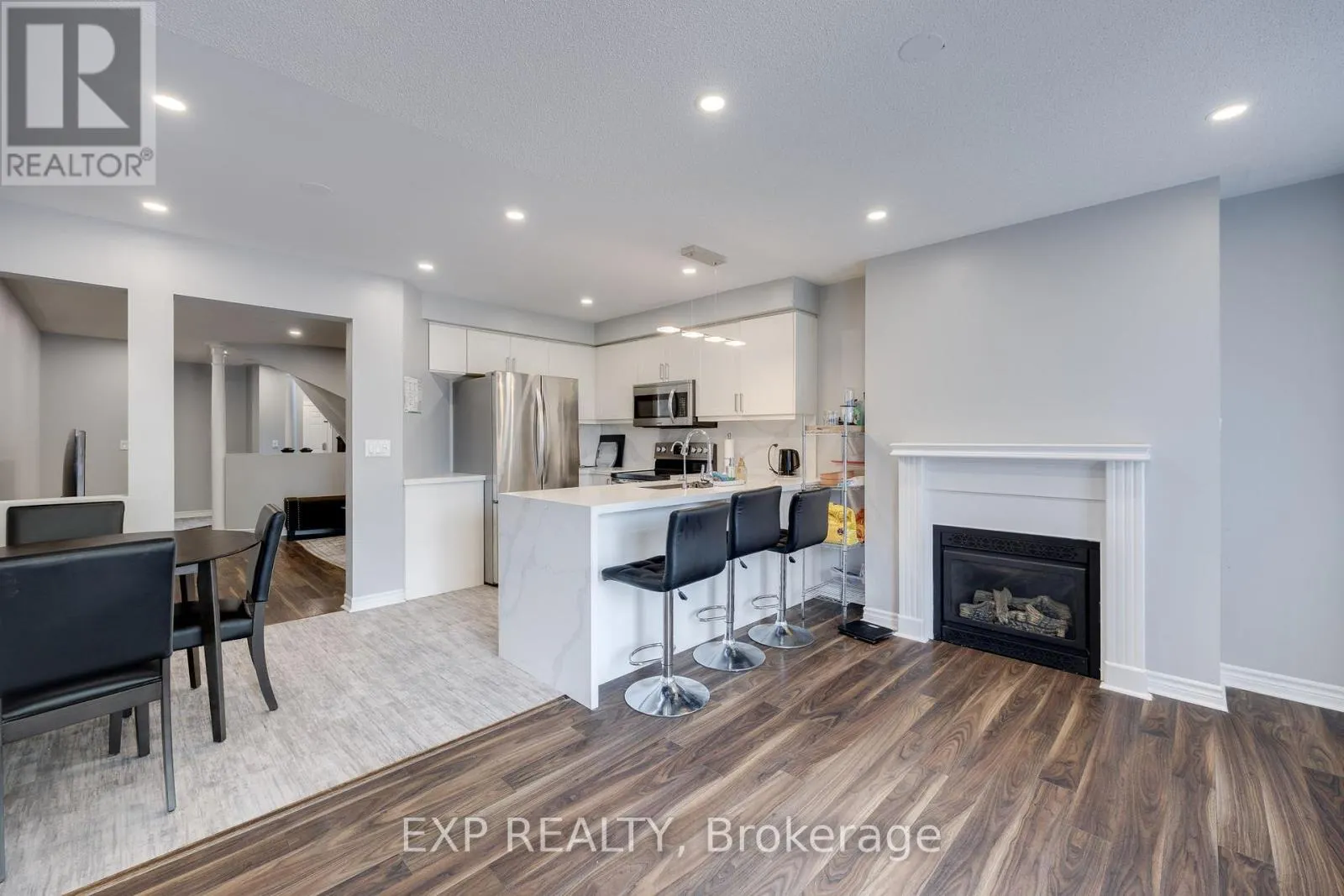 1015 BORDEN LANE