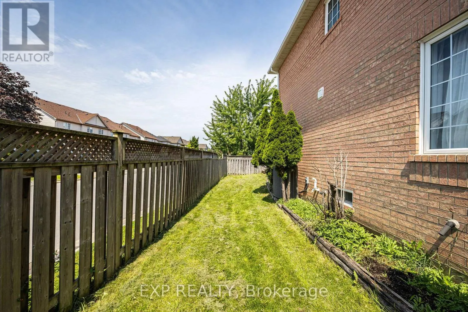 1015 BORDEN LANE