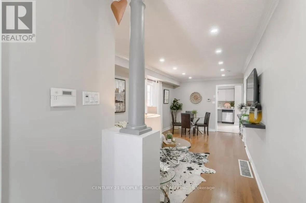 32 RIDGEMORE CRESCENT