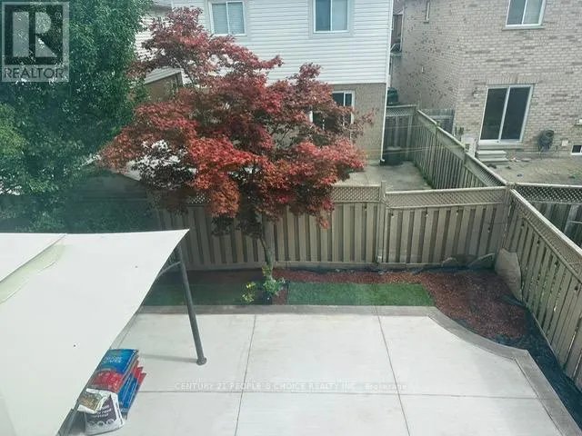 32 RIDGEMORE CRESCENT