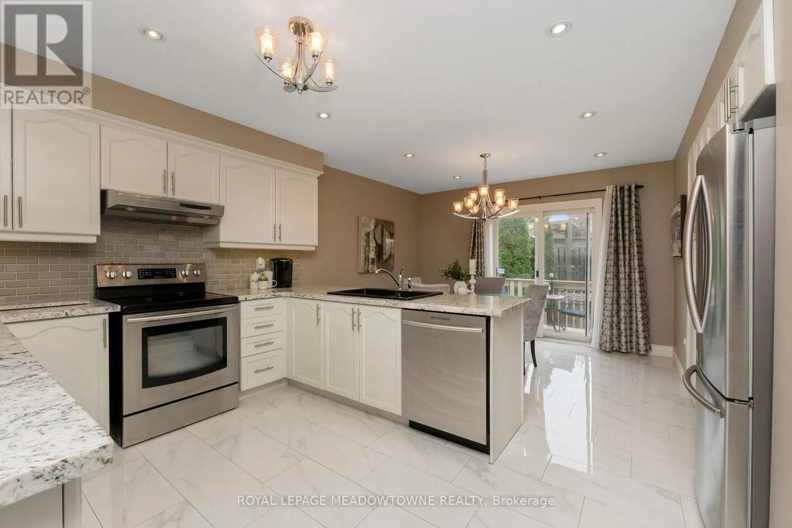 9 JOHNSON CRESCENT