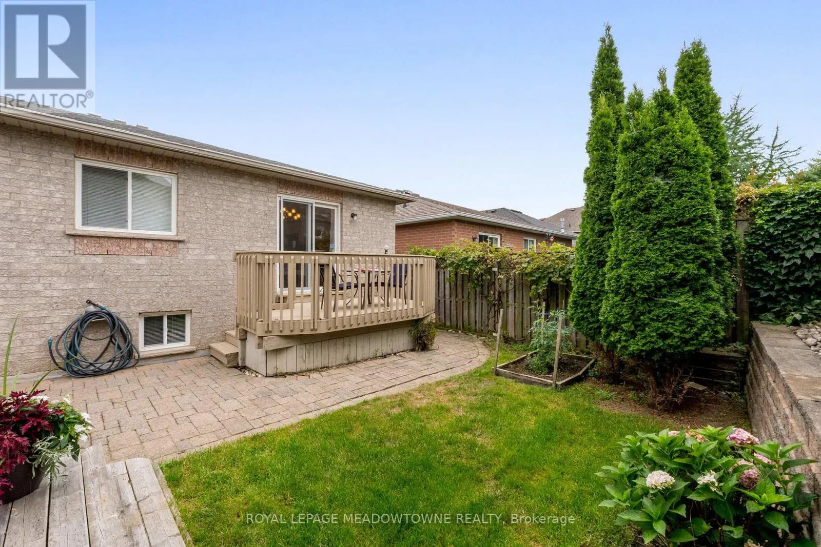 9 JOHNSON CRESCENT