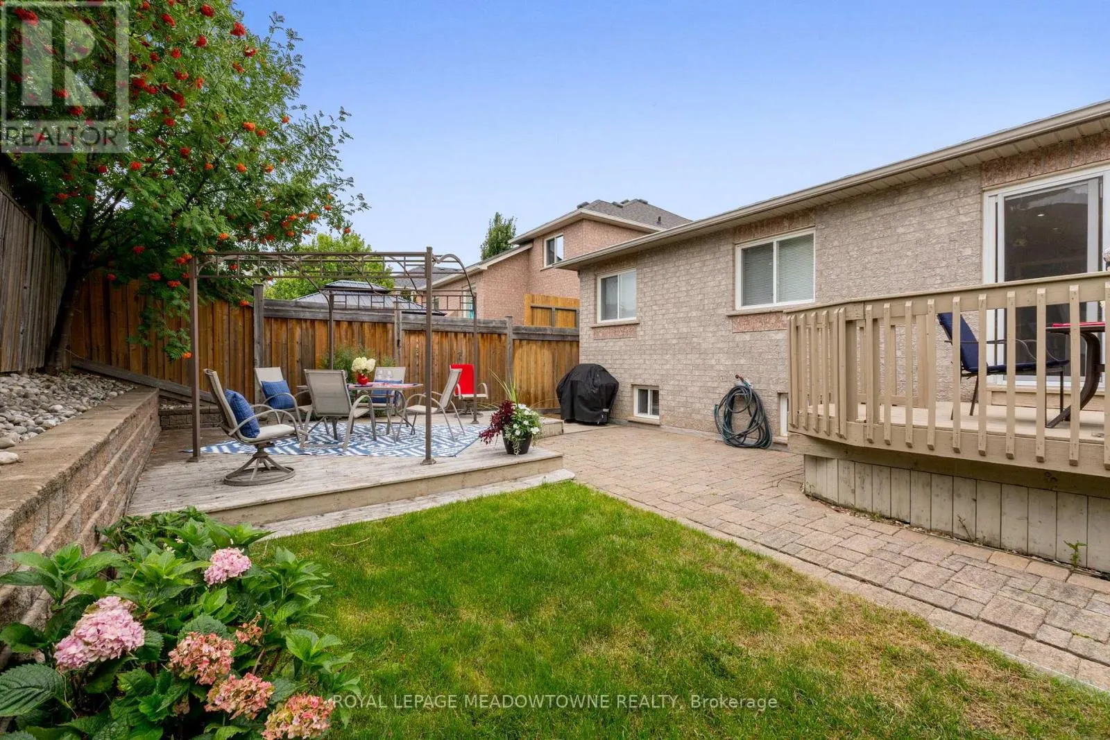 9 JOHNSON CRESCENT