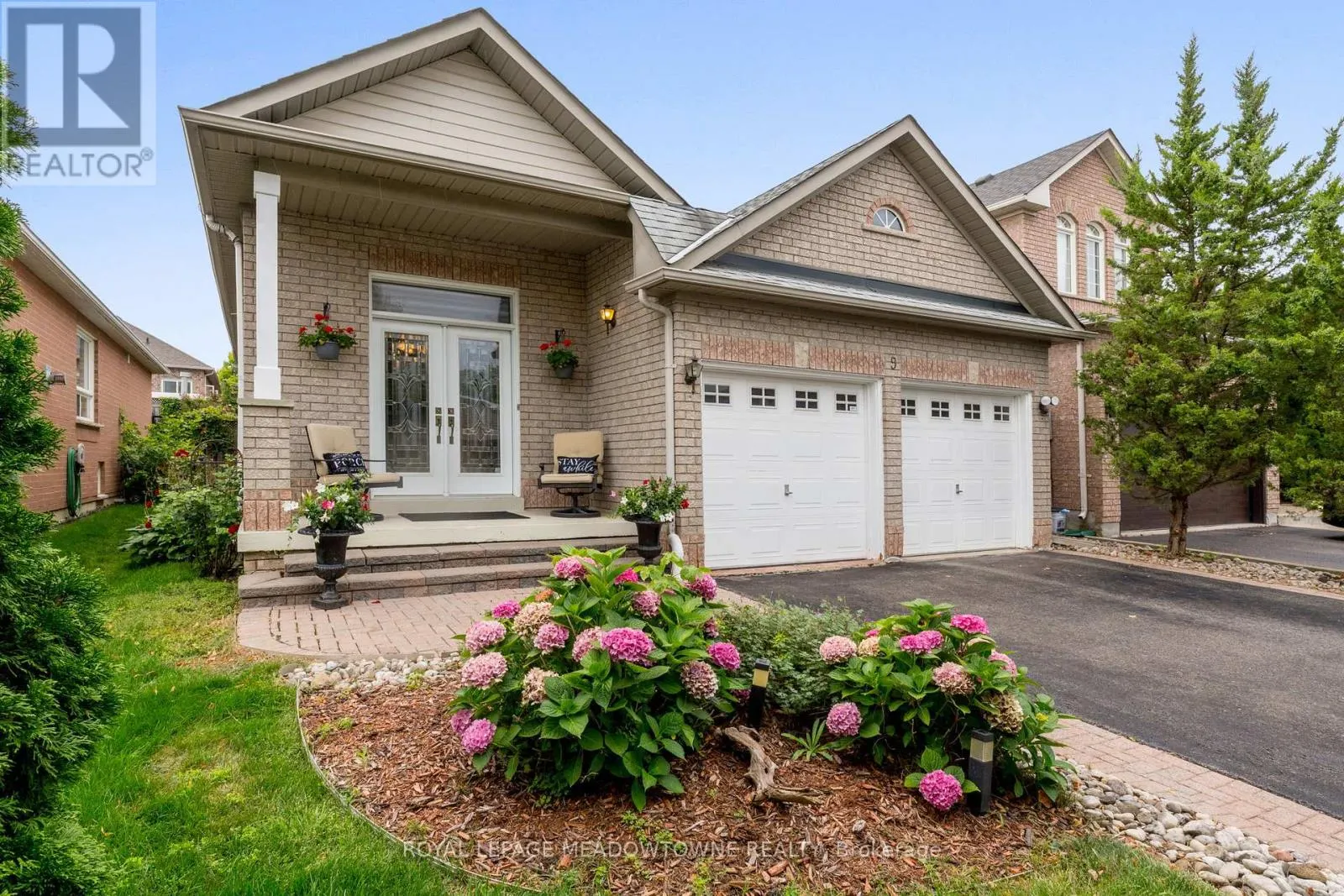 9 JOHNSON CRESCENT