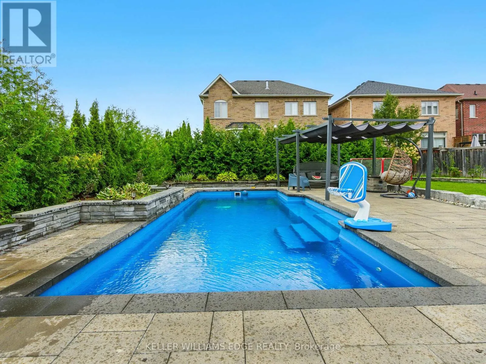 200 GIDDINGS CRESCENT E