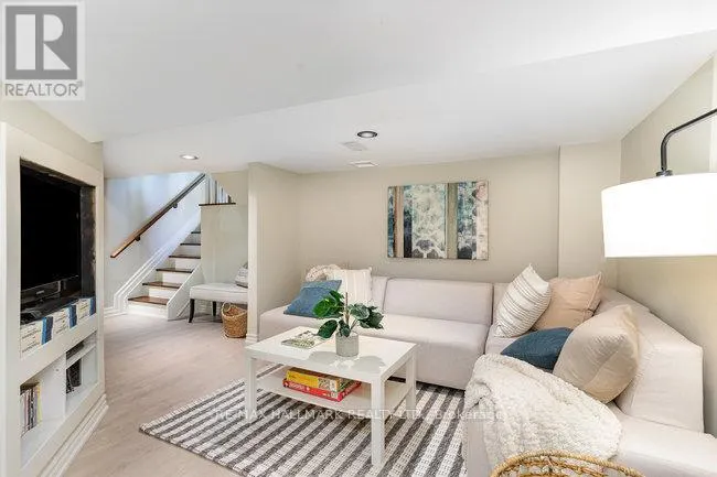 7 TIZZARD AVENUE