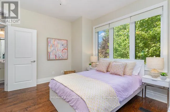 7 TIZZARD AVENUE