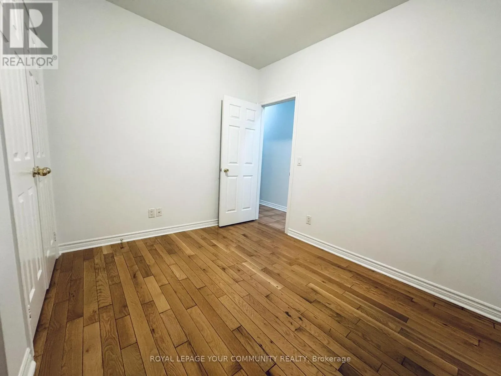 G1 - 2417 DUNDAS STREET W