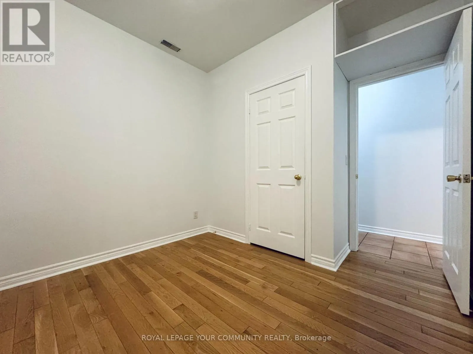 G1 - 2417 DUNDAS STREET W