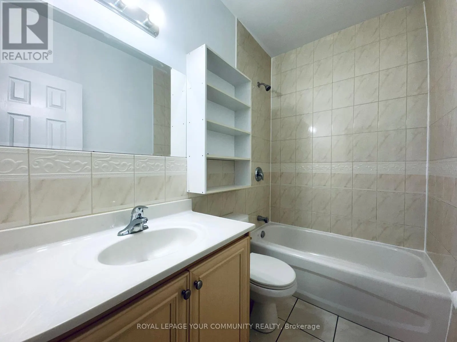 G1 - 2417 DUNDAS STREET W