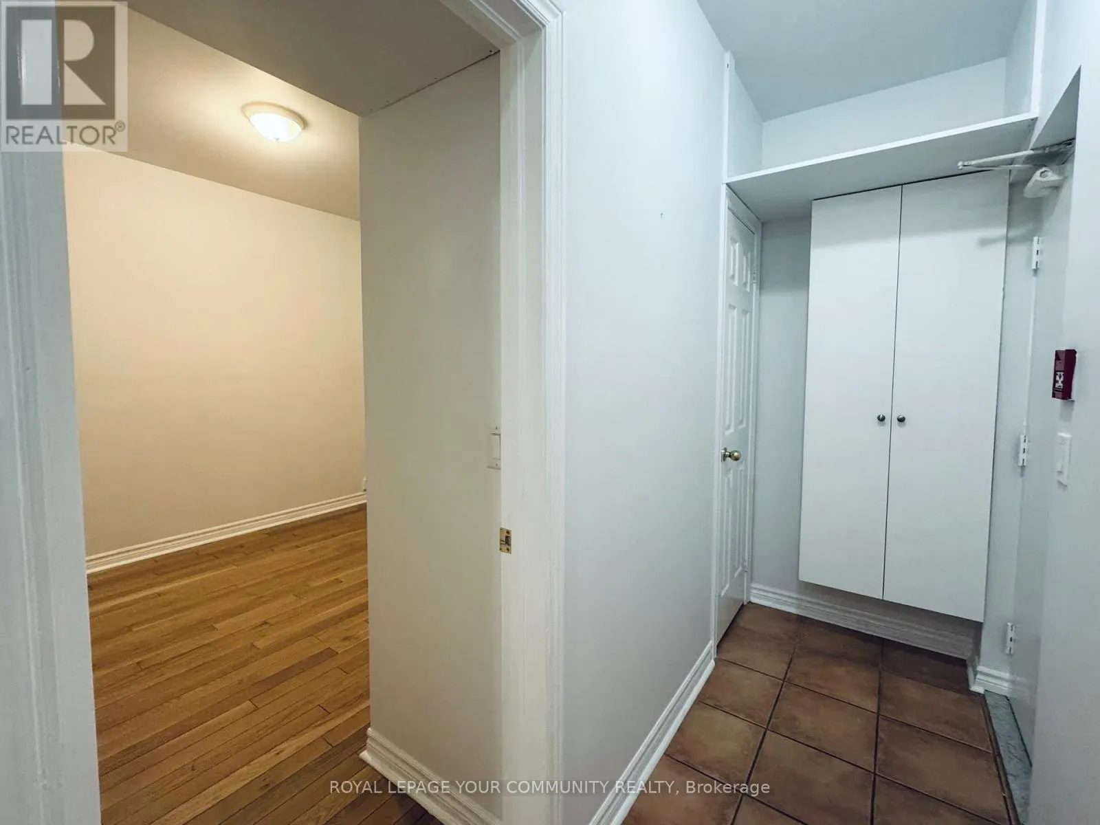 G1 - 2417 DUNDAS STREET W