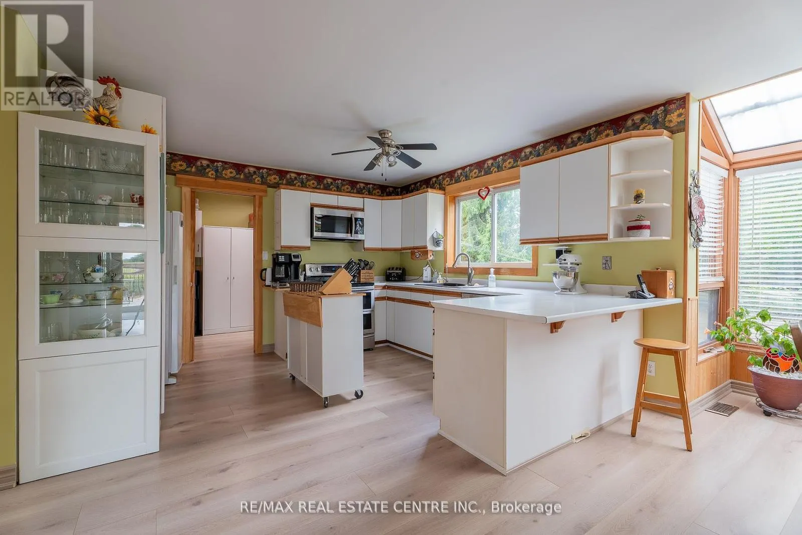 3762 HIGHPOINT SIDE ROAD