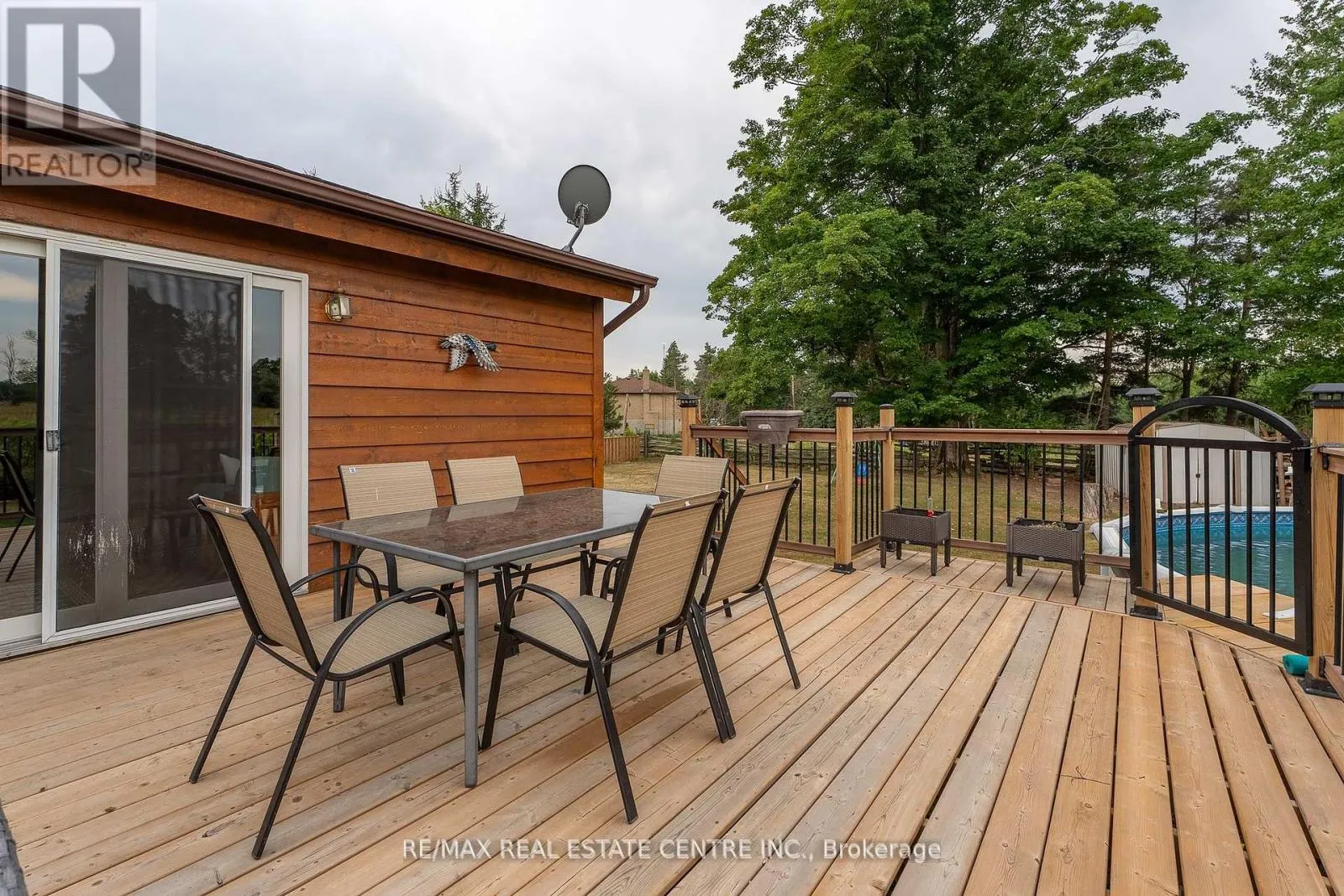 3762 HIGHPOINT SIDE ROAD