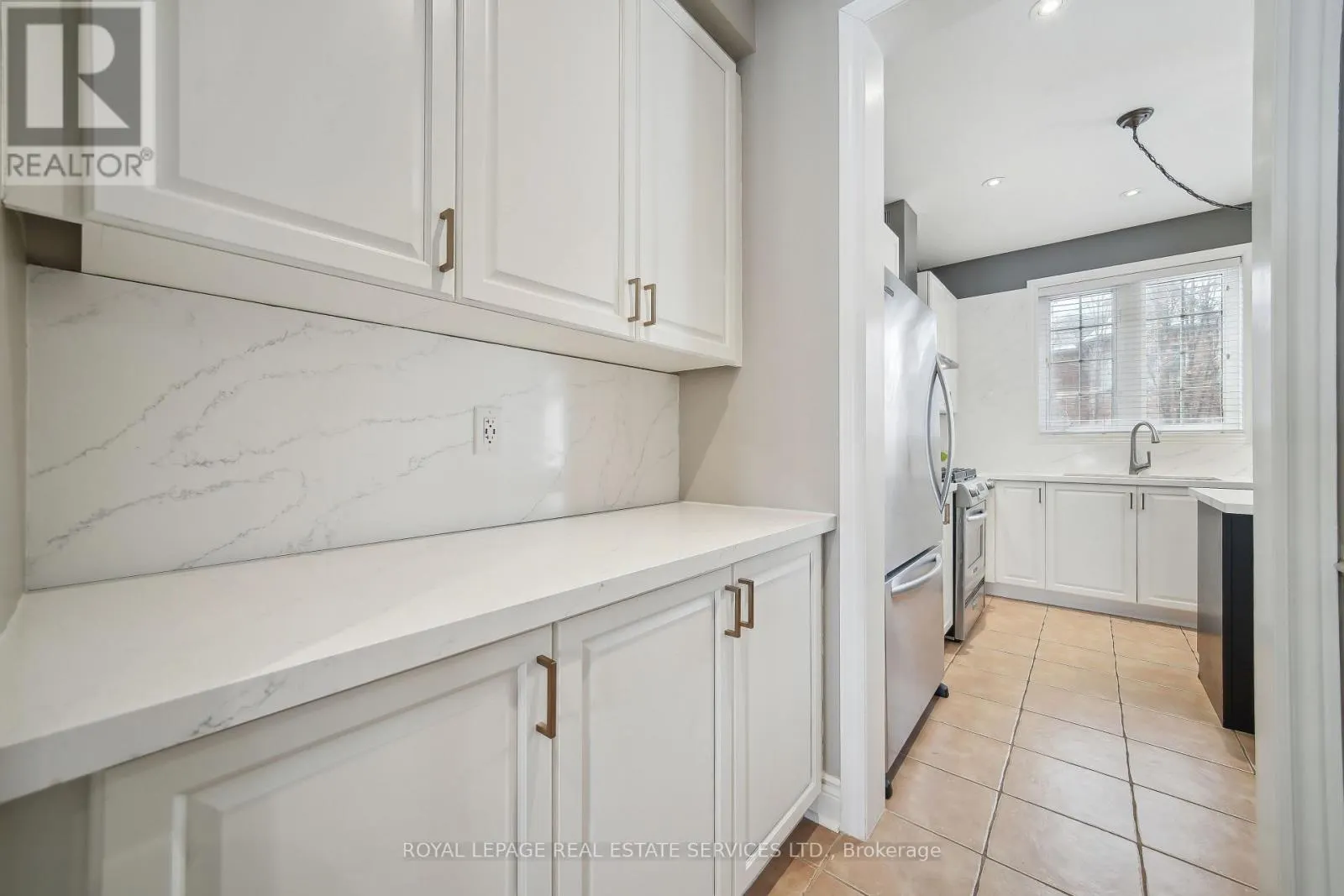 2313 BLUE OAK CIRCLE