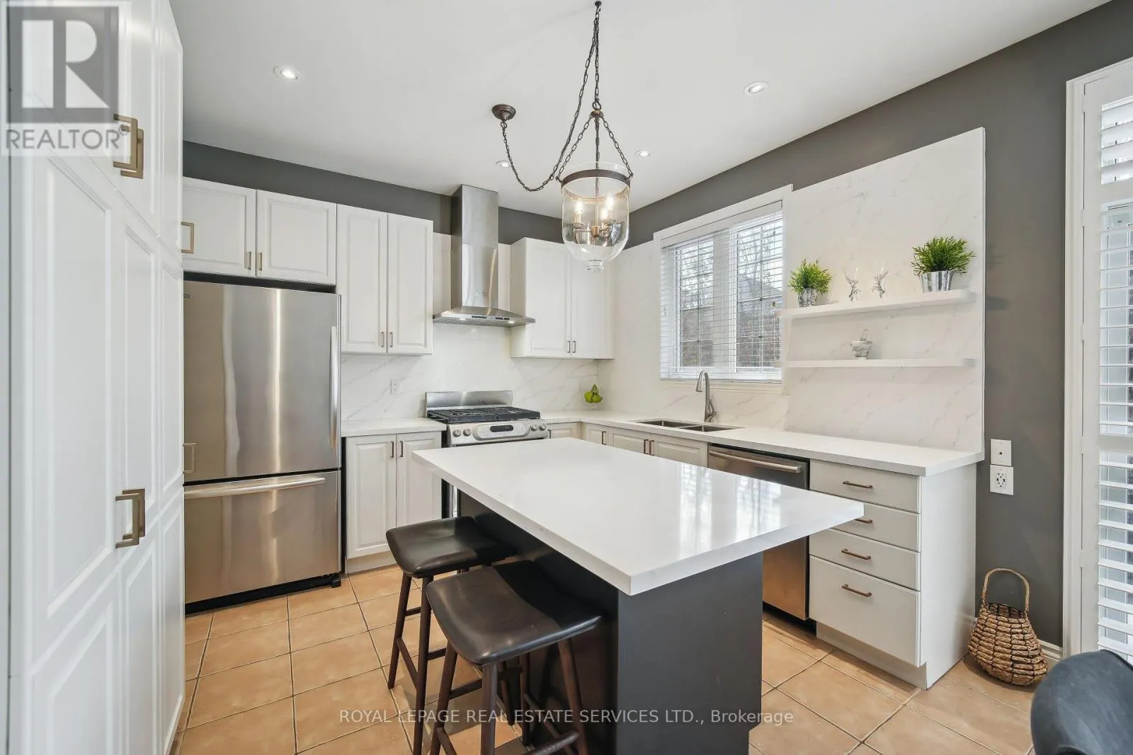 2313 BLUE OAK CIRCLE