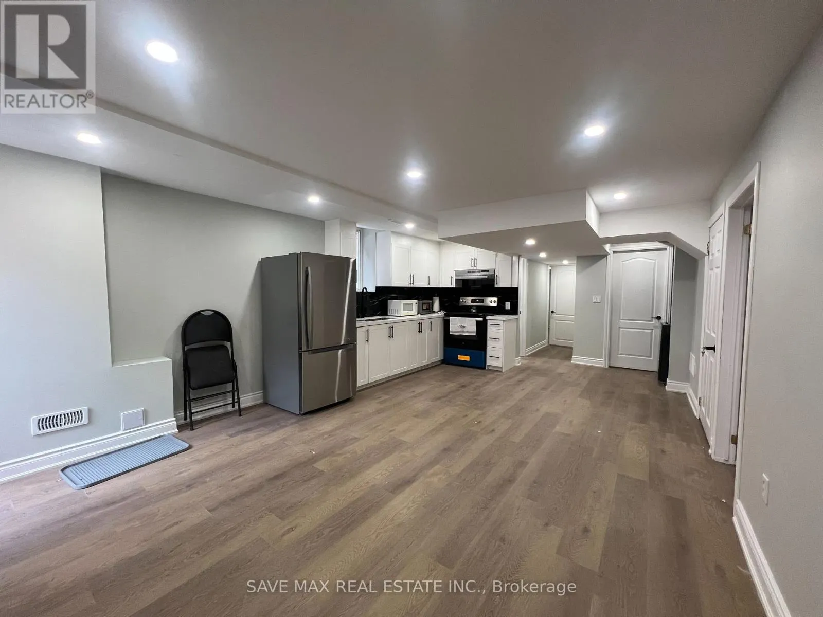 1176 HOUSTON DRIVE