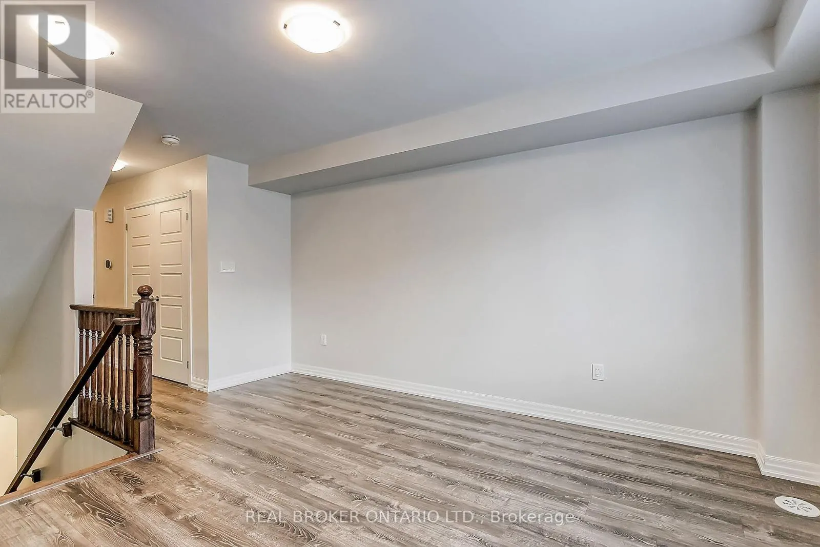 121 CHRISTOPHER ROAD