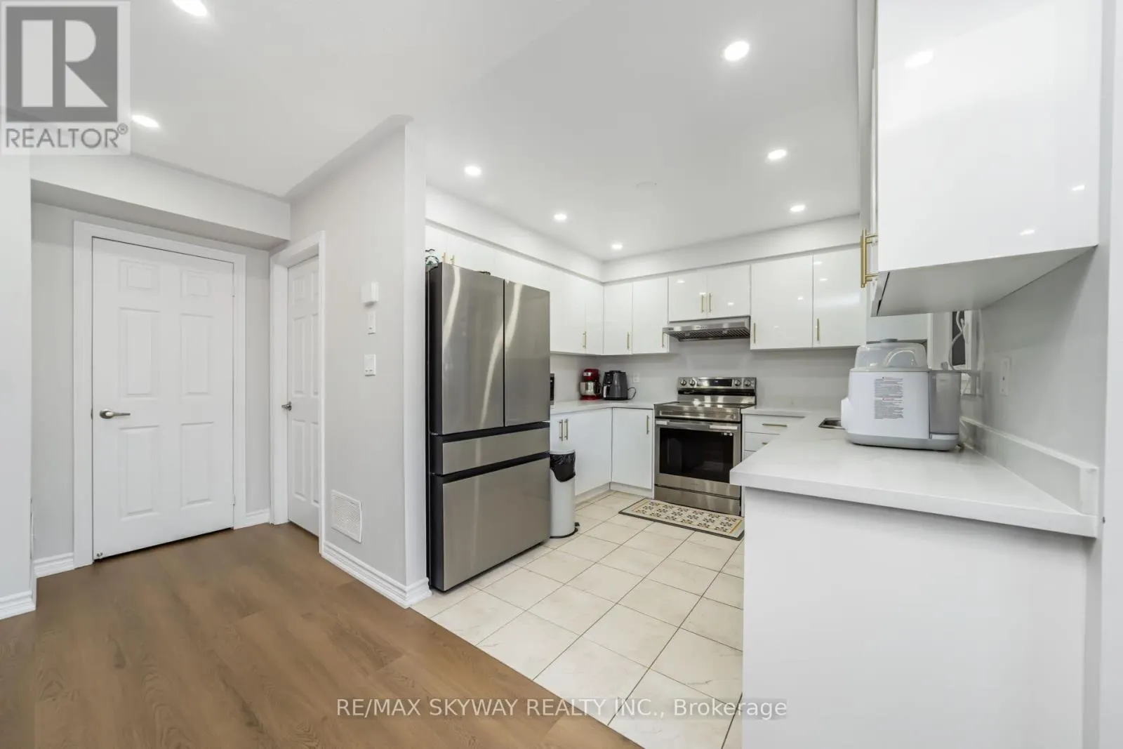 22 - 200 VETERANS DRIVE