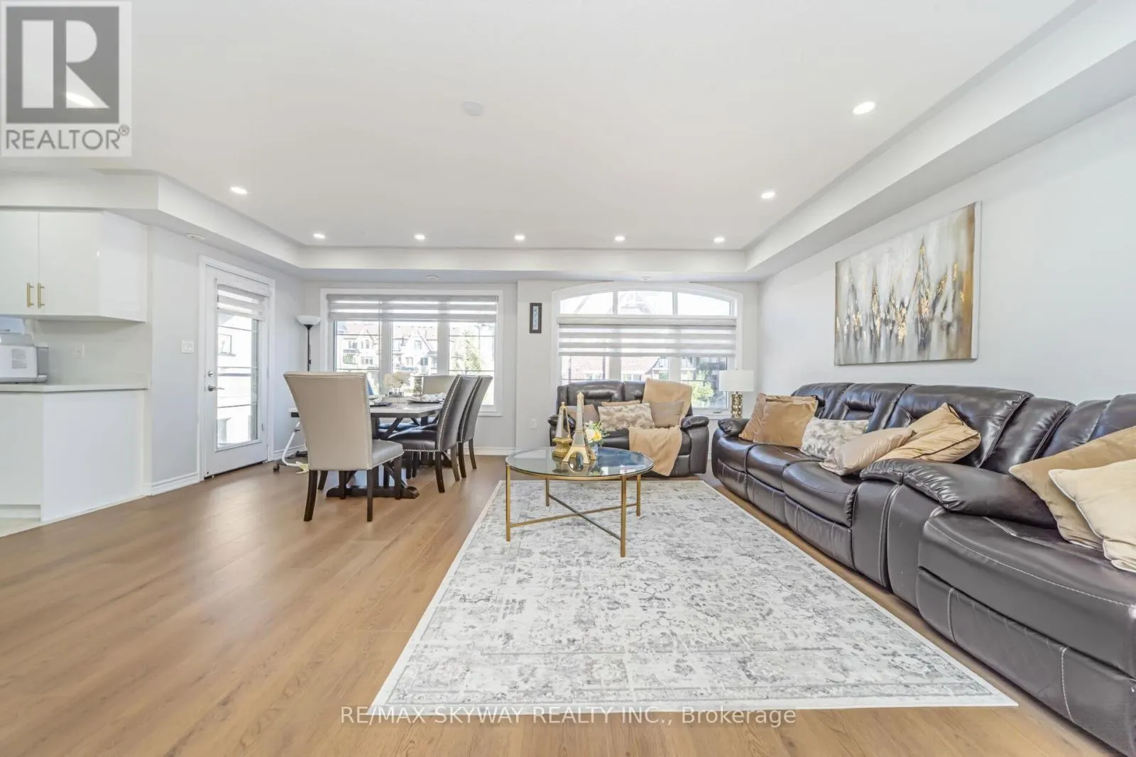22 - 200 VETERANS DRIVE