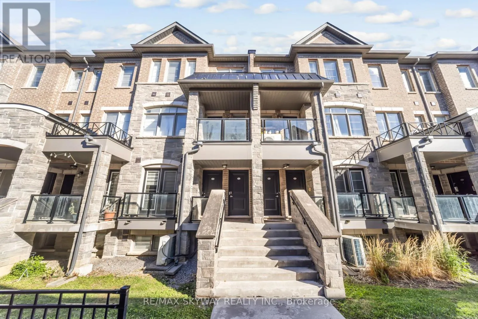 22 - 200 VETERANS DRIVE
