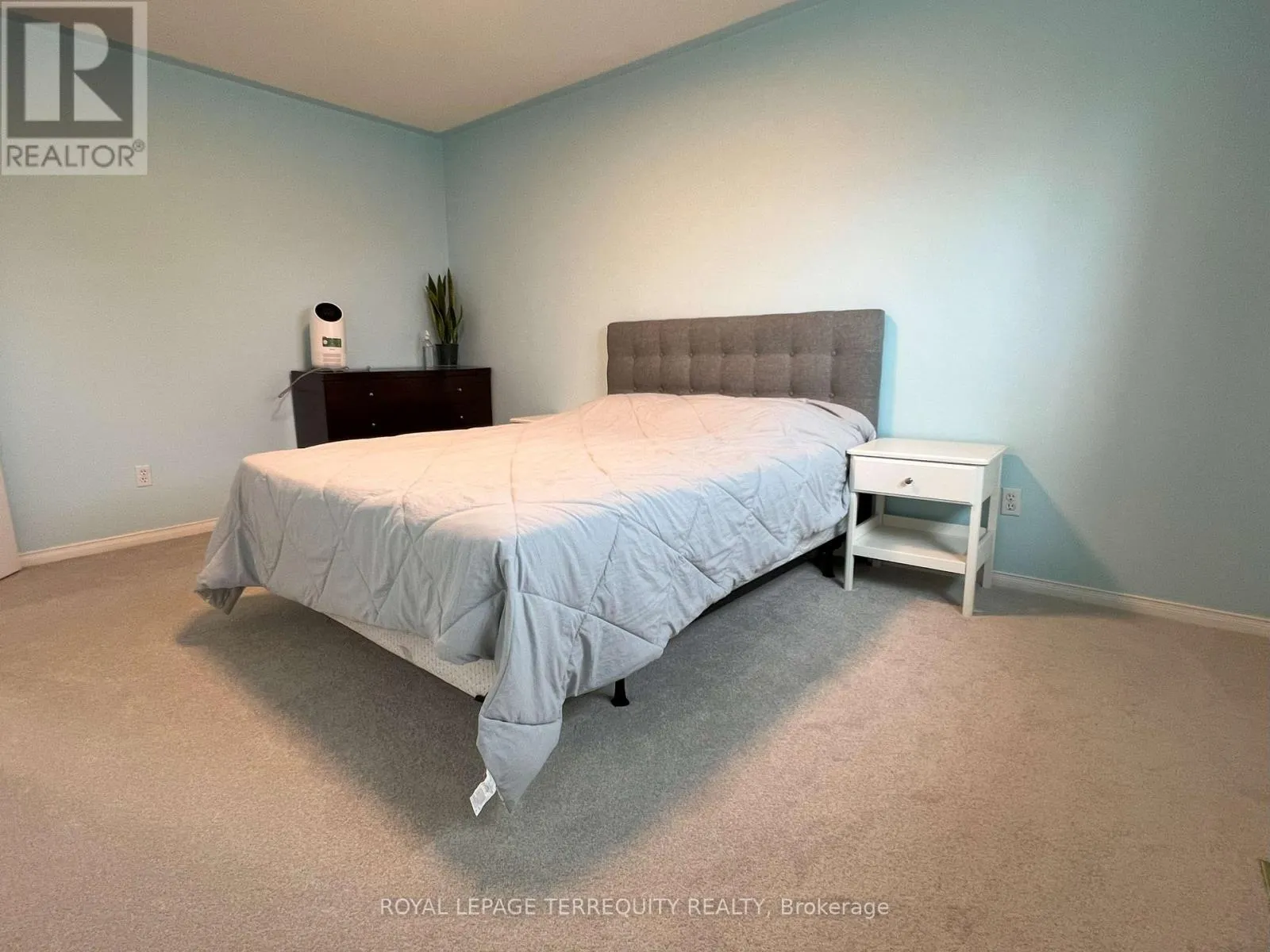 5252 WILLOWSIDE COURT