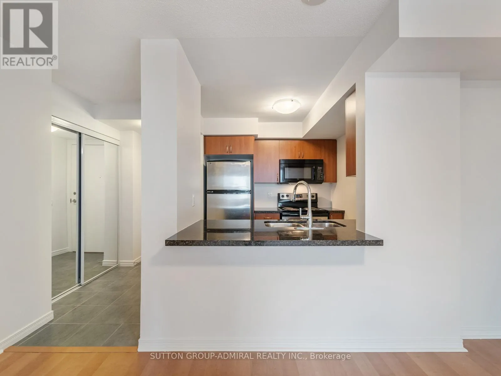 1715 - 60 HEINTZMAN STREET