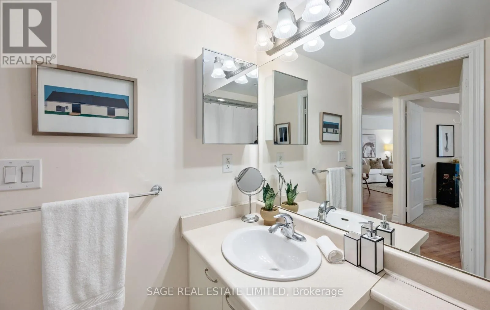 1005 - 3 MARINE PARADE DRIVE