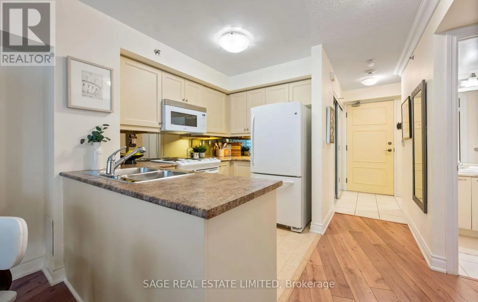 1005 - 3 MARINE PARADE DRIVE
