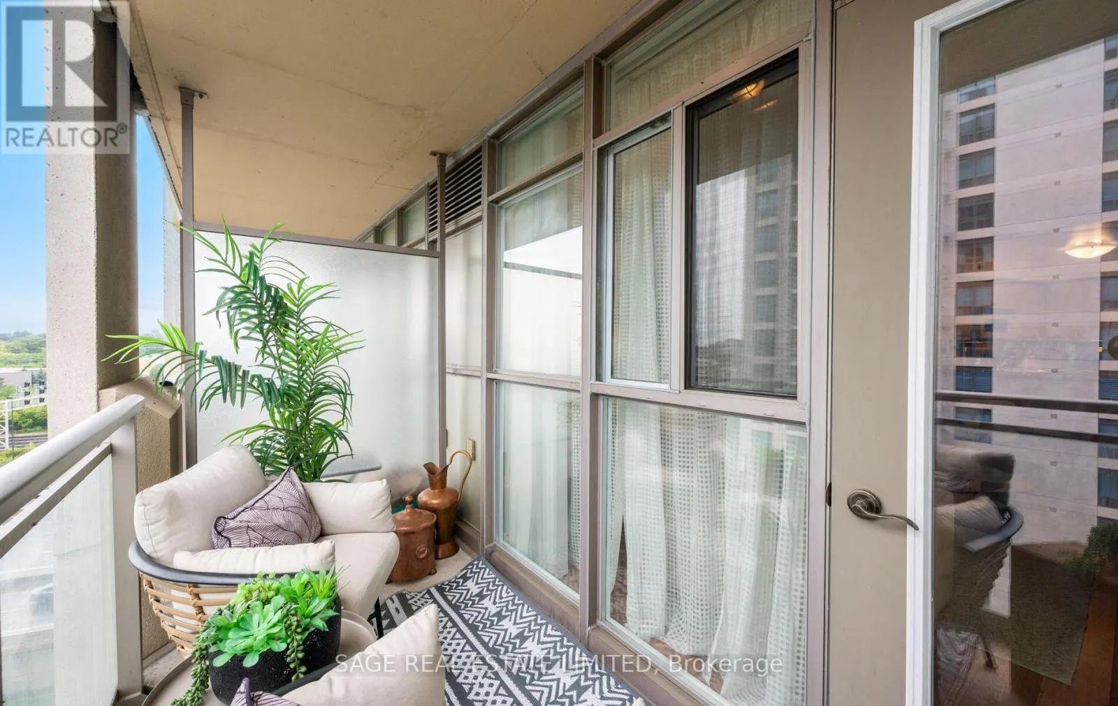1005 - 3 MARINE PARADE DRIVE